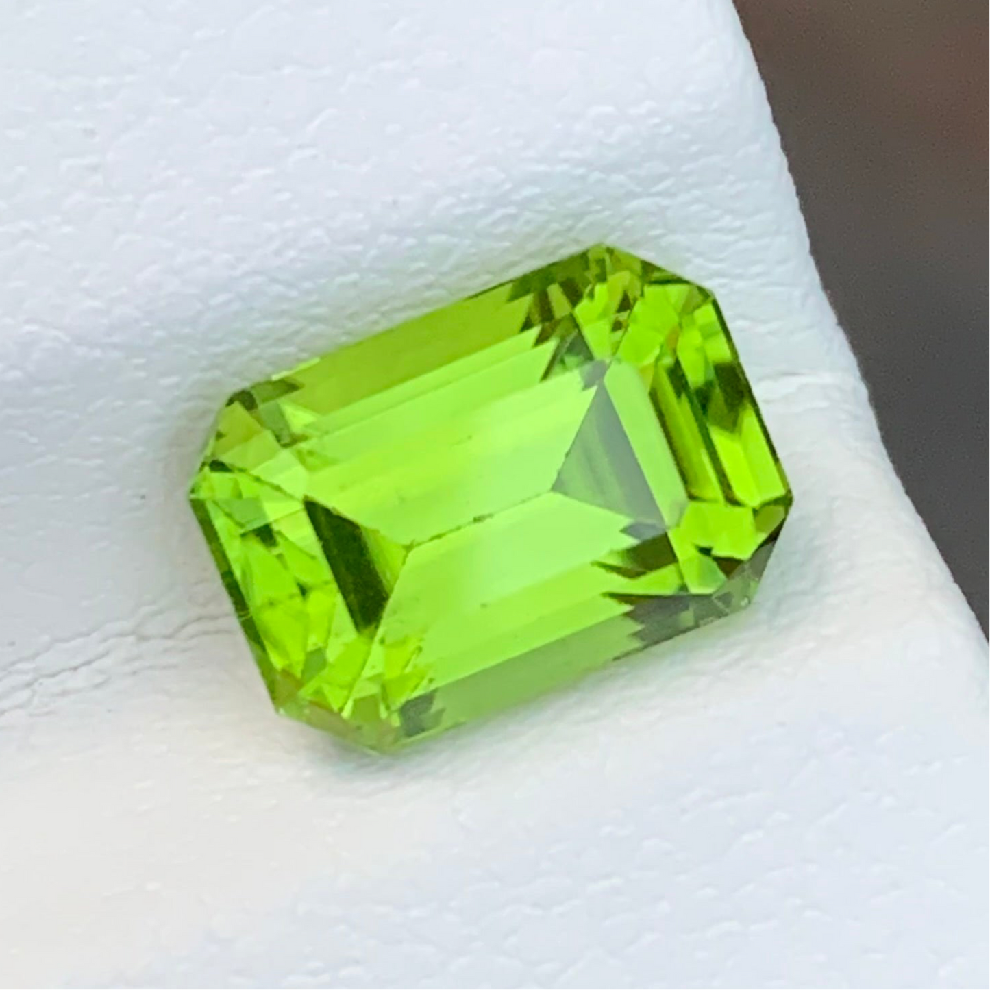 3.35 Carats Green Peridot Stone Emerald Cut Natural Pakistani Gemstone