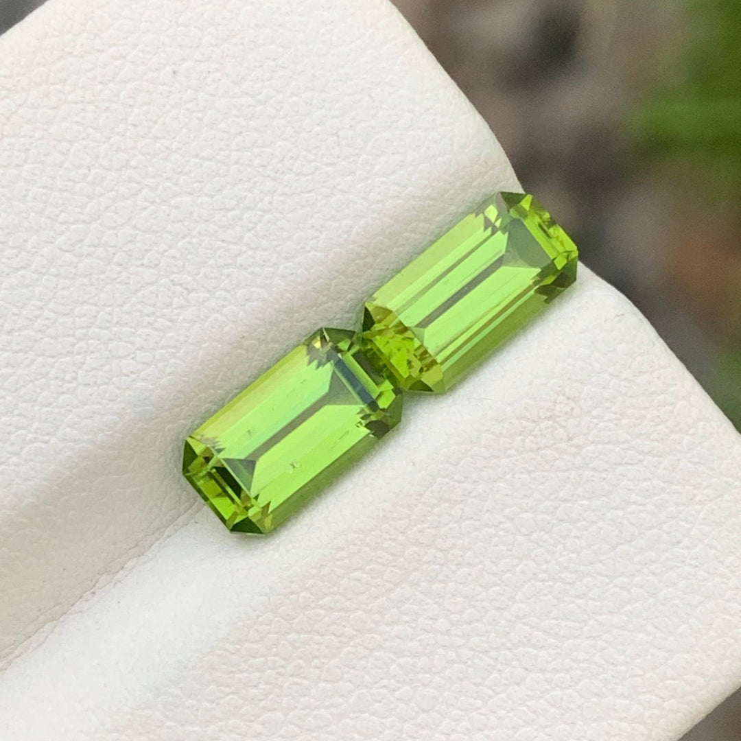 4.20 Carats Lovely Natural Loose Apple Green Peridot Pair