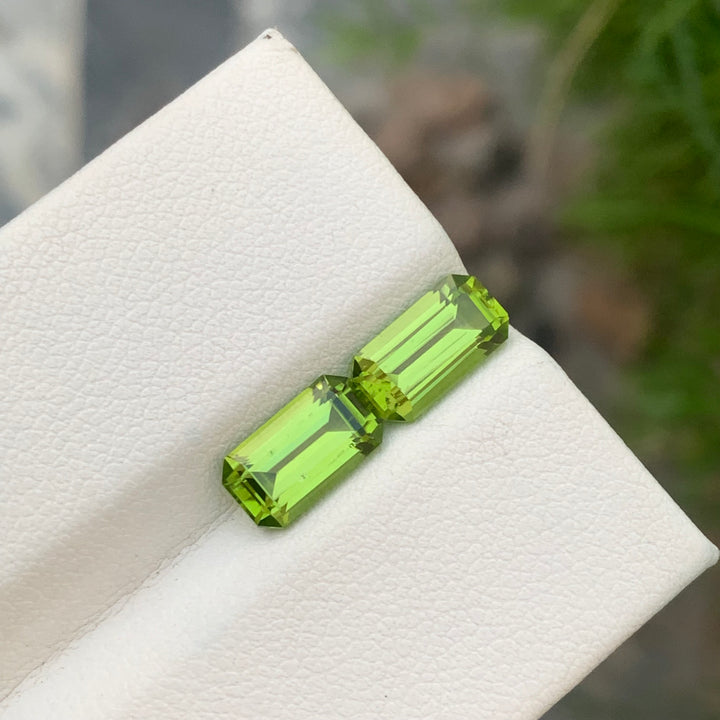 4.20 Carats Lovely Natural Loose Apple Green Peridot Pair