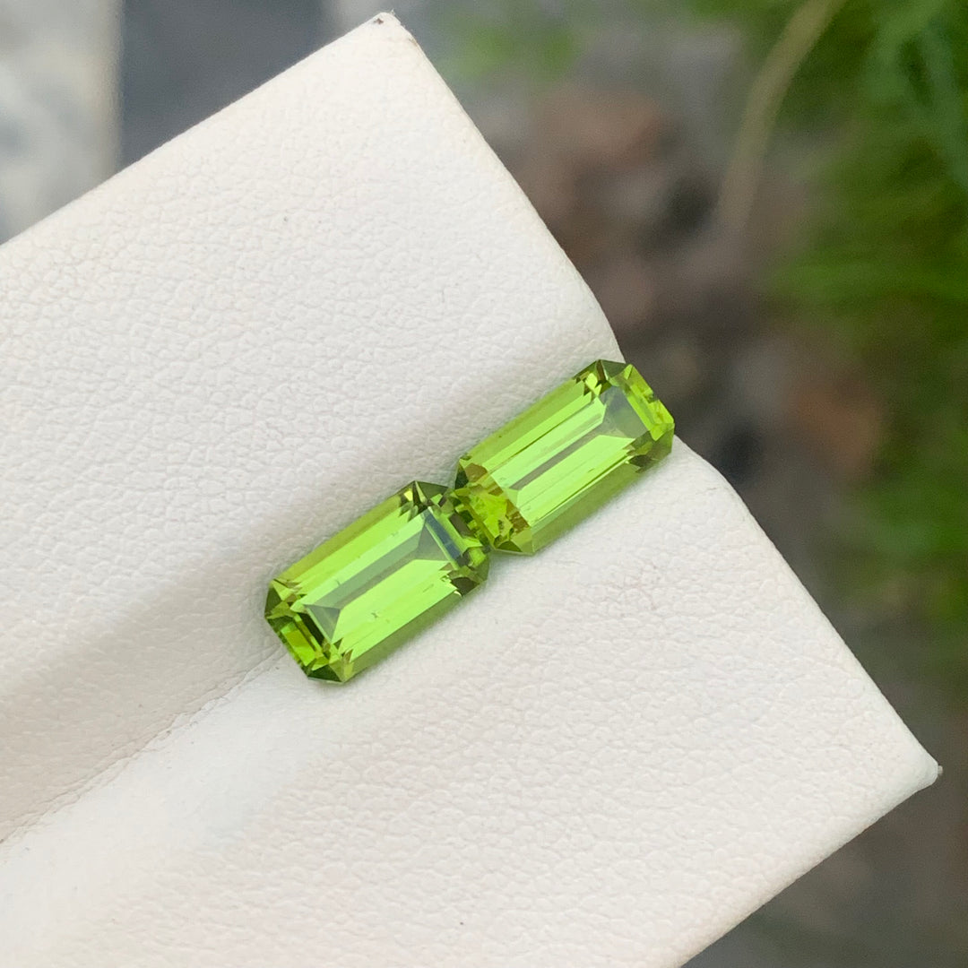 4.20 Carats Lovely Natural Loose Apple Green Peridot Pair