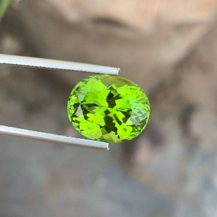 9.40 Carats Eye Catching Natural Loose Fancy Cut Oval Shape Apple Green Peridot