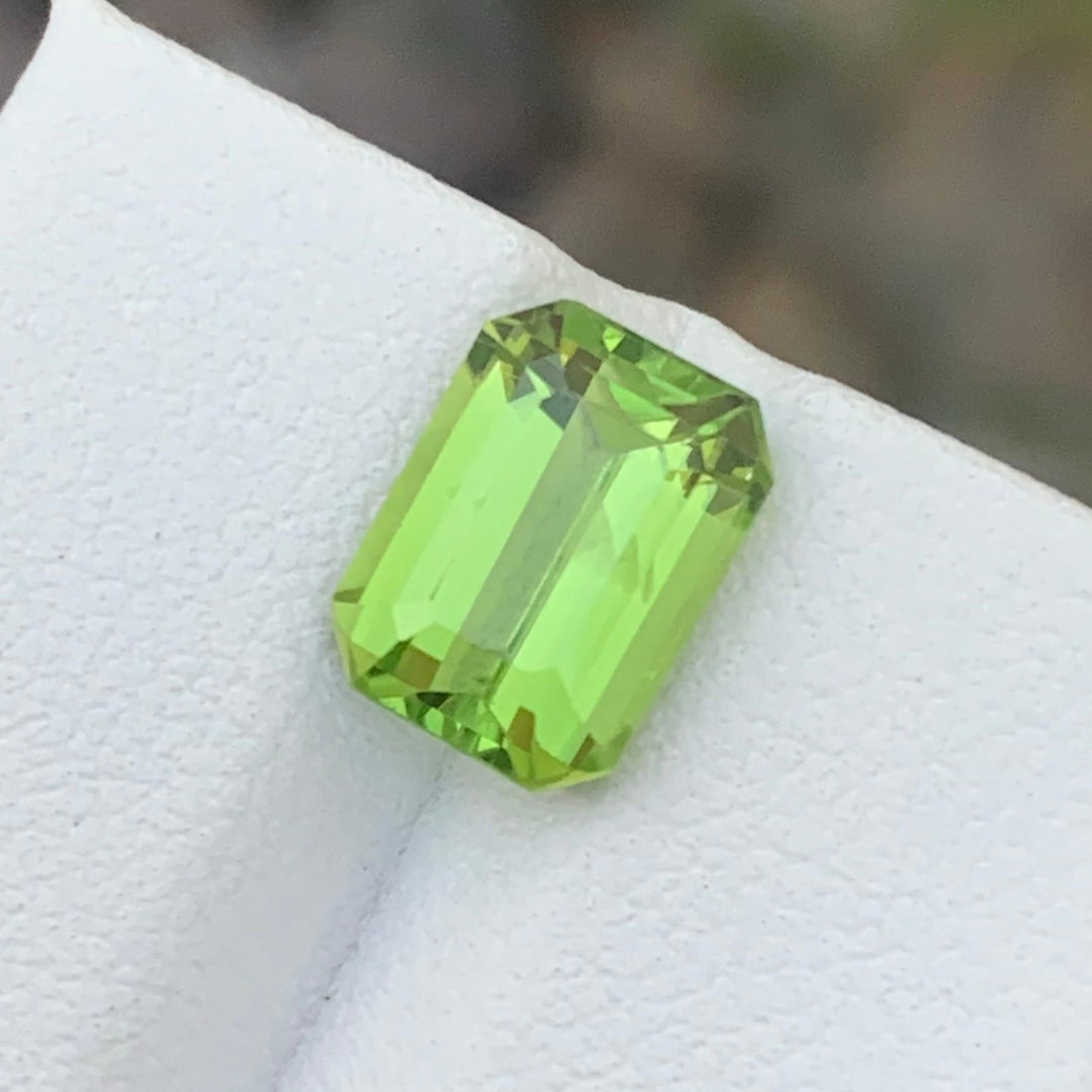 3.45 Carats Pretty Natural Loose Emerald Cut Apple Green Peridot