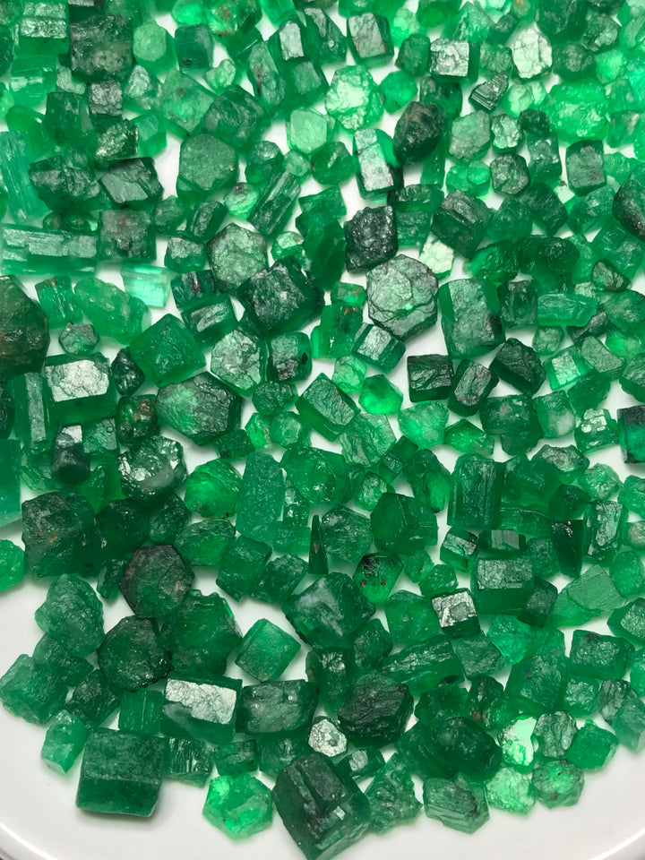 404 Carats Gorgeous Facet Rough Emeralds