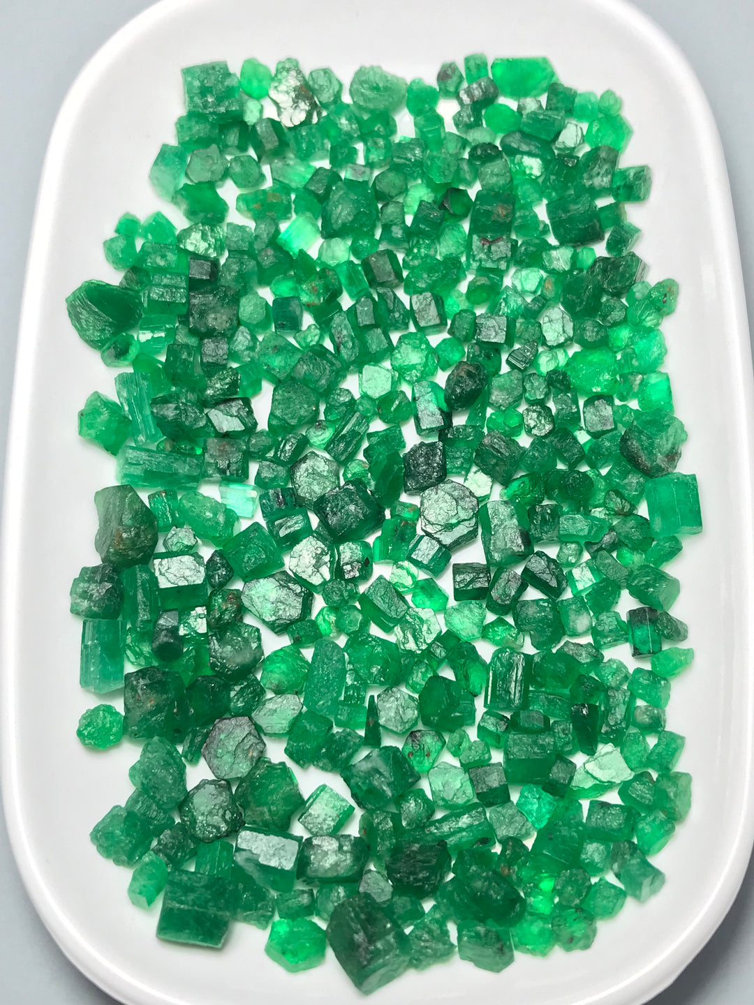 404 Carats Gorgeous Facet Rough Emeralds