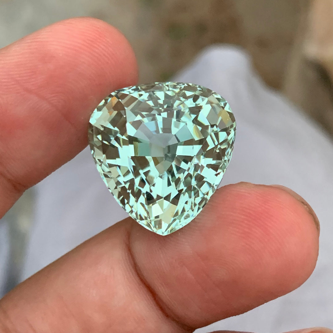 29.65 Carats Amazing Natural Loose Heart Shape Green Aquamarine