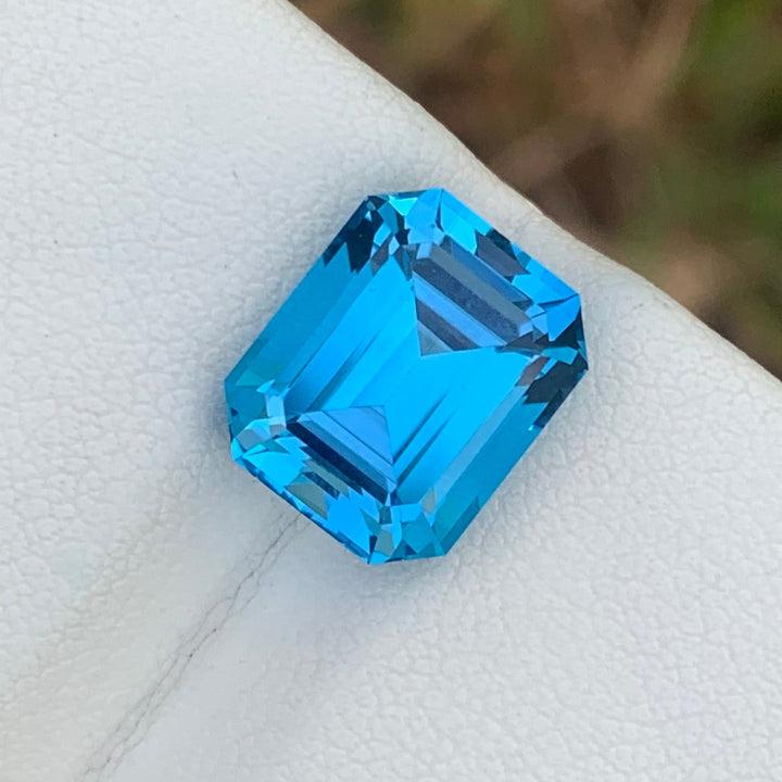 7.45 Carats Beautiful Natural Faceted Asscher Cut Electric Blue Topaz