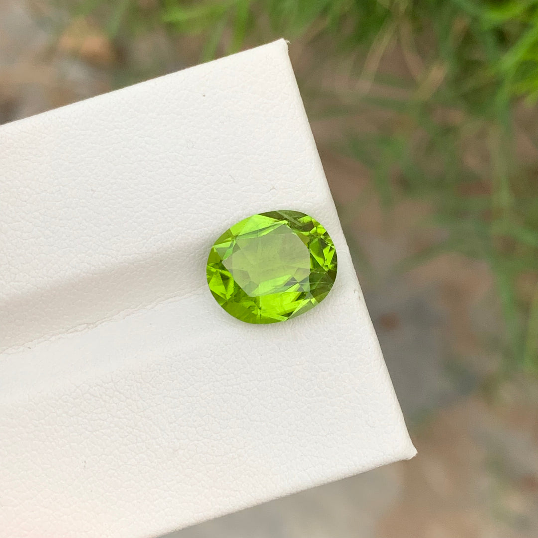 5.35 Carats Gorgeous Natural Loose Apple Green Peridot