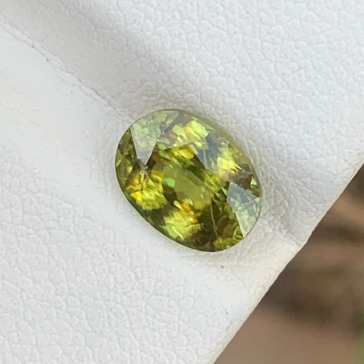 2.50 Carats Pretty Natural Loose Oval Shape Sphene