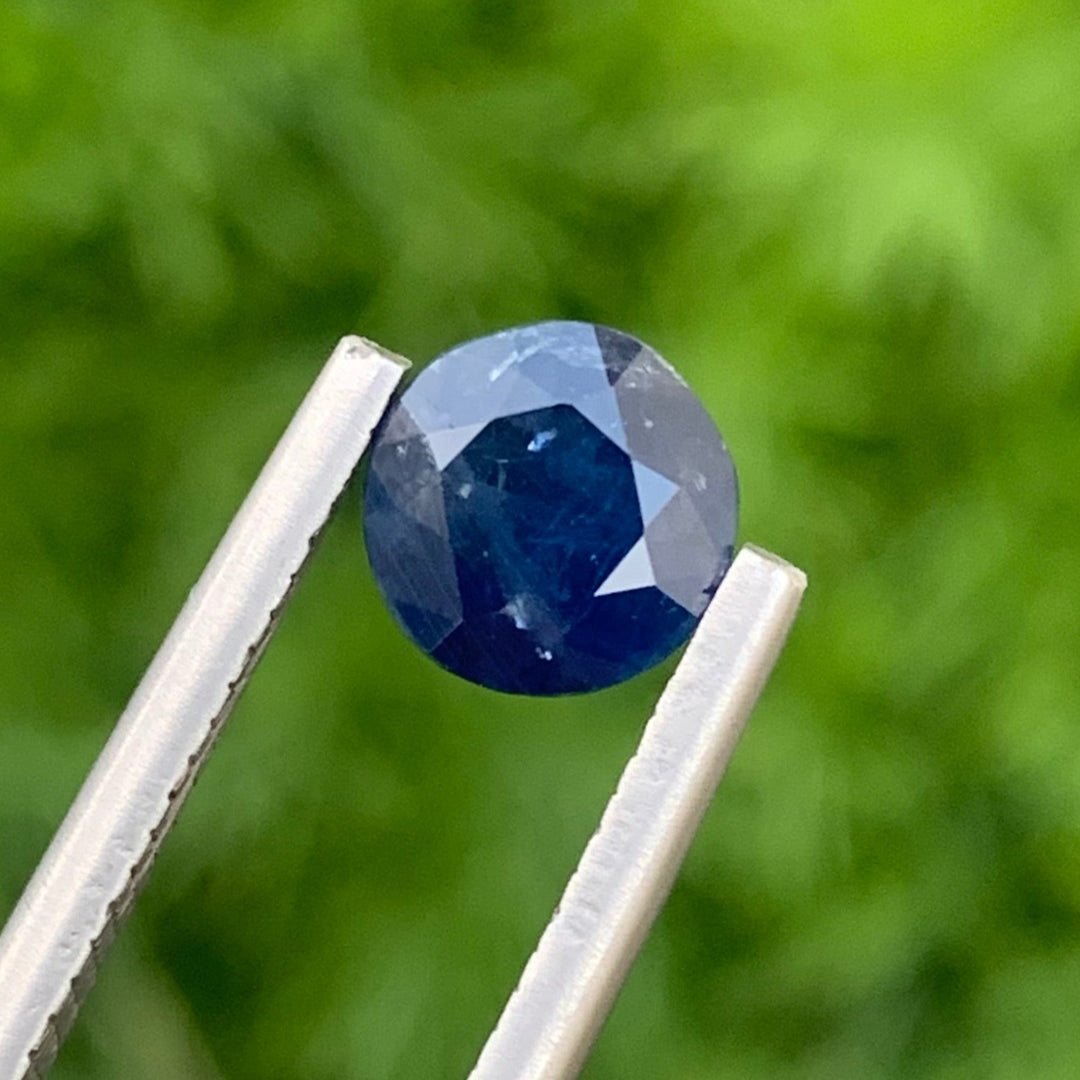 1.70 Carats Gorgeous Natural Loose Round Shape Blue Sapphire