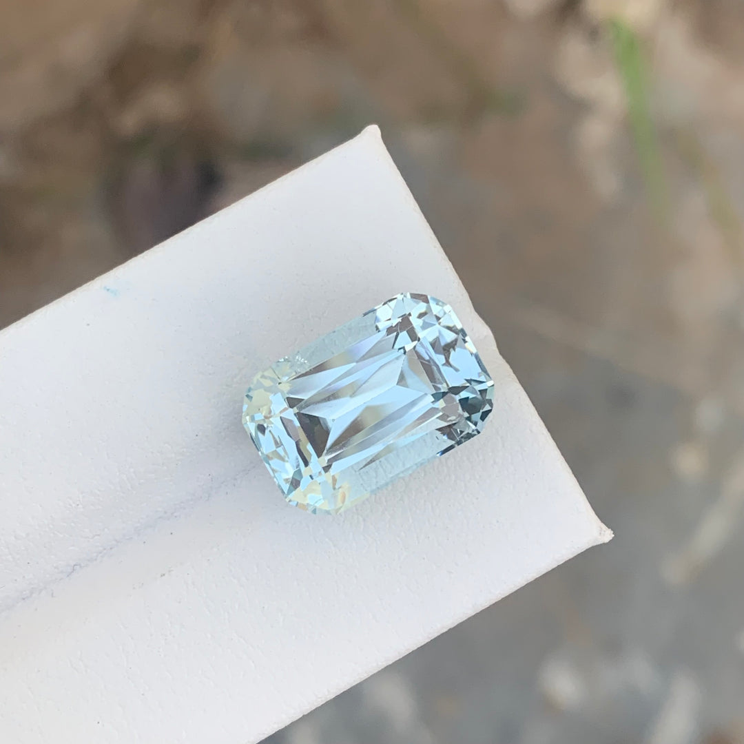 10.90 Carats Lovely Natural Loose Aquamarine