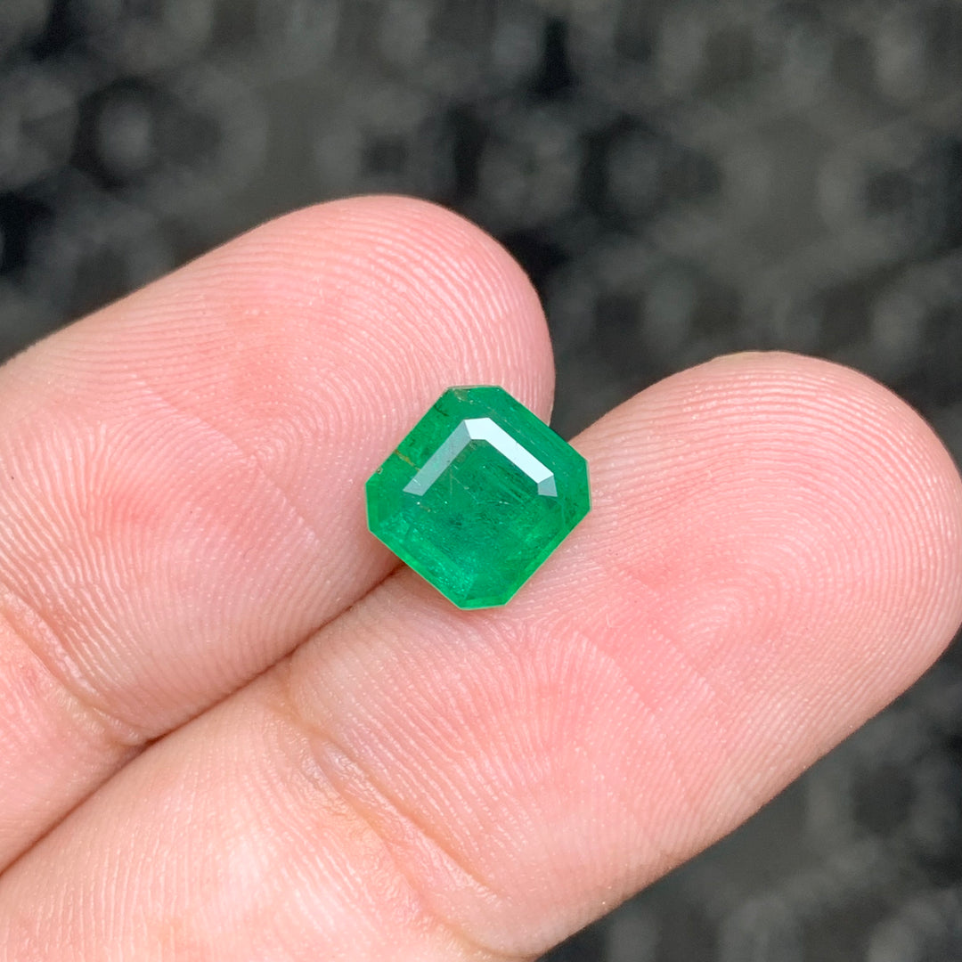 1.60 Carats Lovely Natural Faceted Emerald