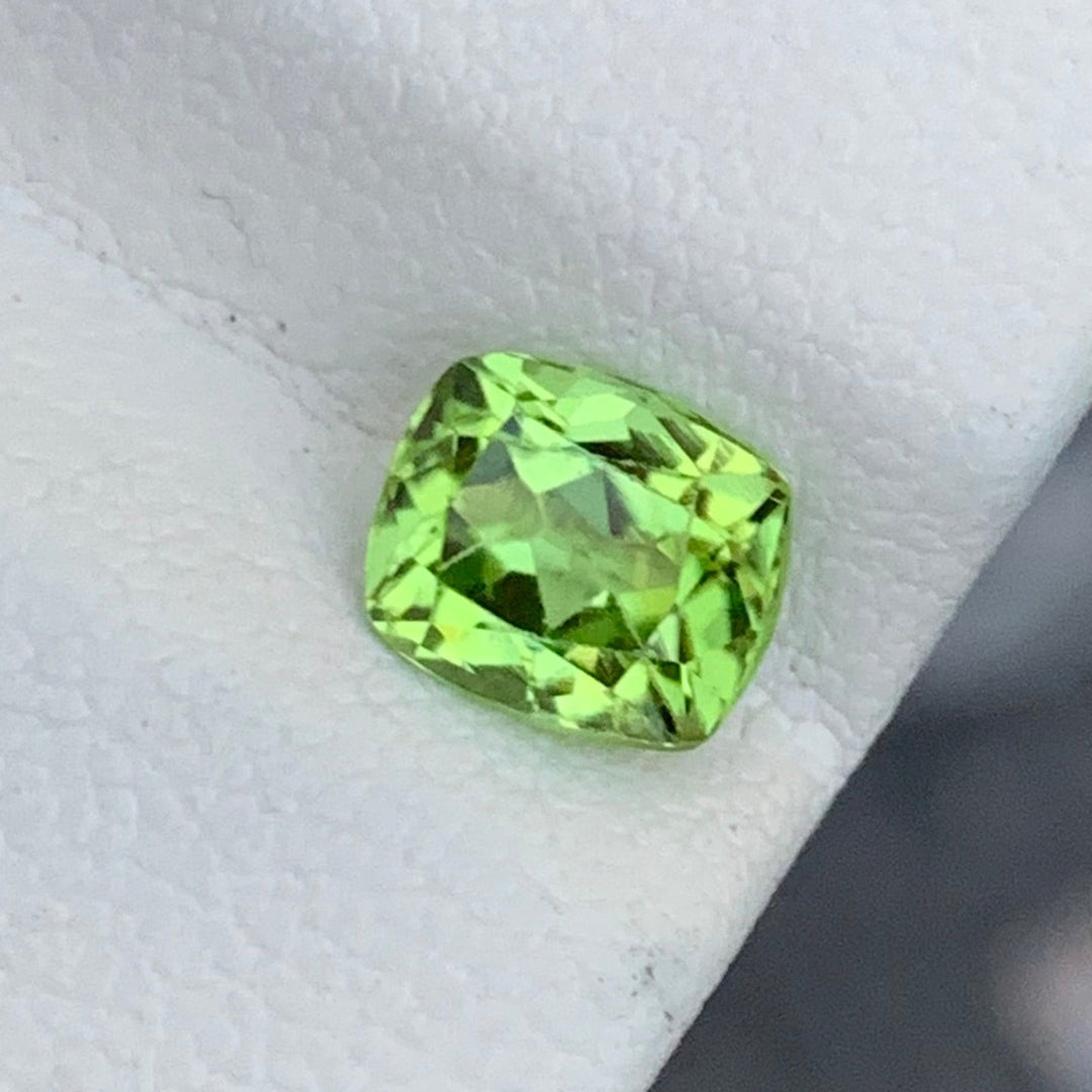 1.40 Carats Lovely Natural  Faceted Brilliant Cut Cushion Shape Apple Green Peridot