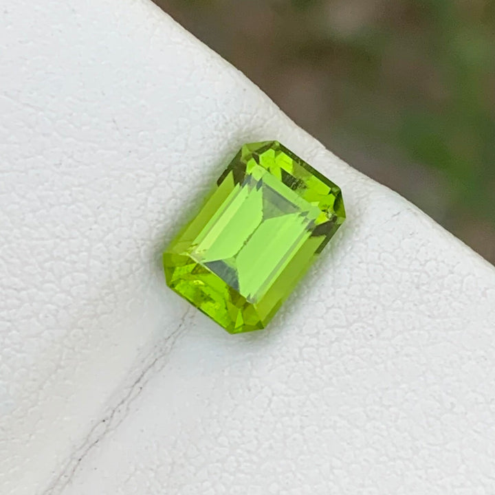 2.70 Carats Incredible Natural Faceted Emerald Shape Apple Green Peridot