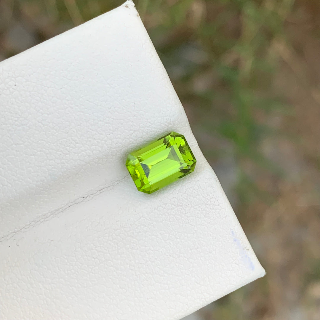 2.70 Carats Incredible Natural Faceted Emerald Shape Apple Green Peridot