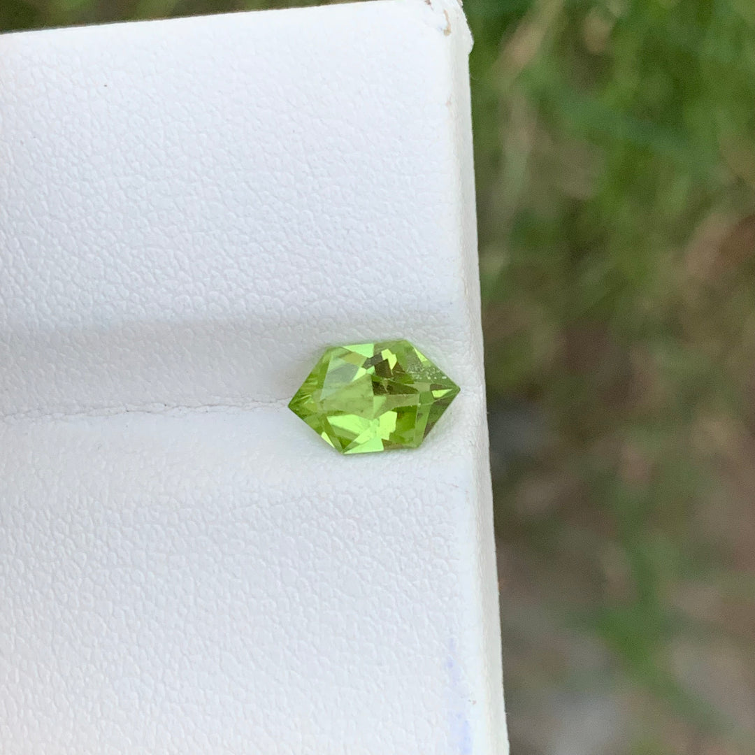 1.45 Carats Mesmerizing Natural Loose Hexagon Shape Apple Green Peridot