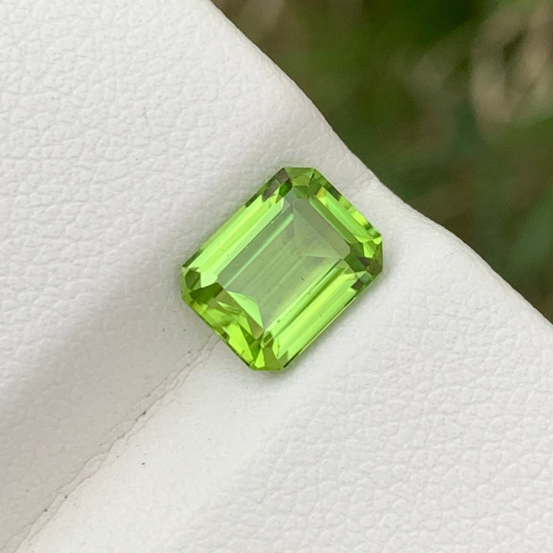 2.05 Carats Lustrous Loose Peridot