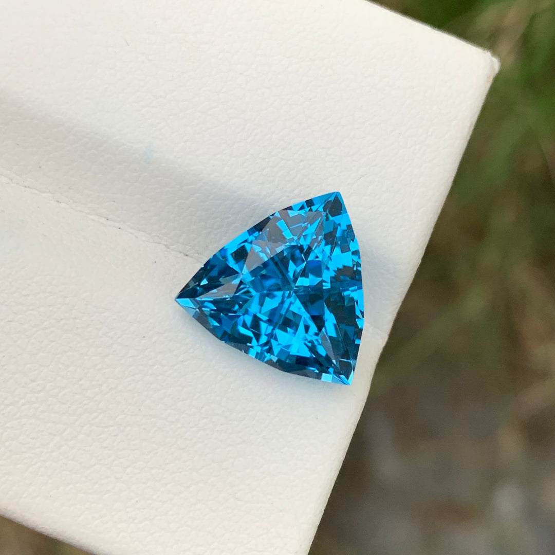 7.30 Carats Lovely Faceted Swiss Blue Topaz