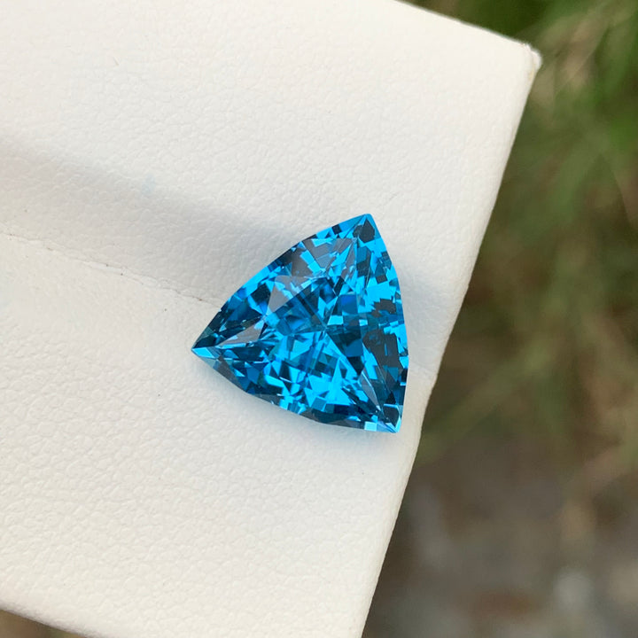 7.30 Carats Lovely Faceted Swiss Blue Topaz