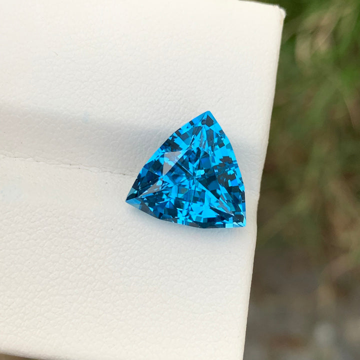 7.30 Carats Lovely Faceted Swiss Blue Topaz