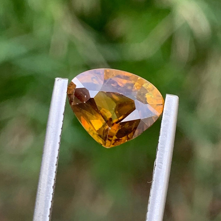 2.50 Carats Gorgeous Natural Loose Sphene