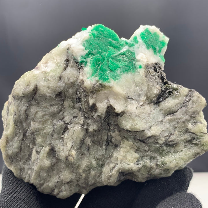 346.56 Grams Gorgeous Emerald Specimen