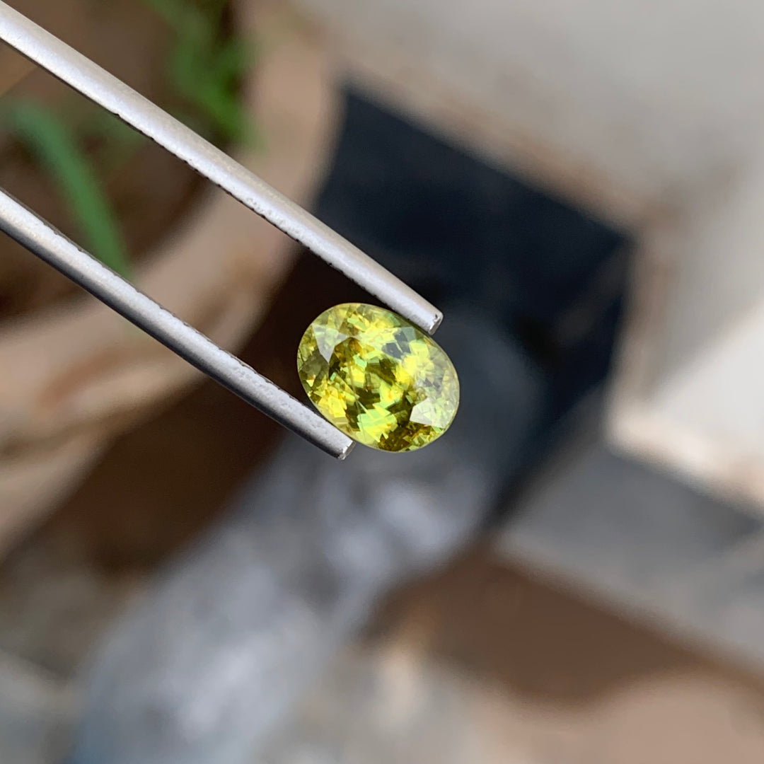 2.50 Carats Beautiful Natural Faceted Fire Sphene