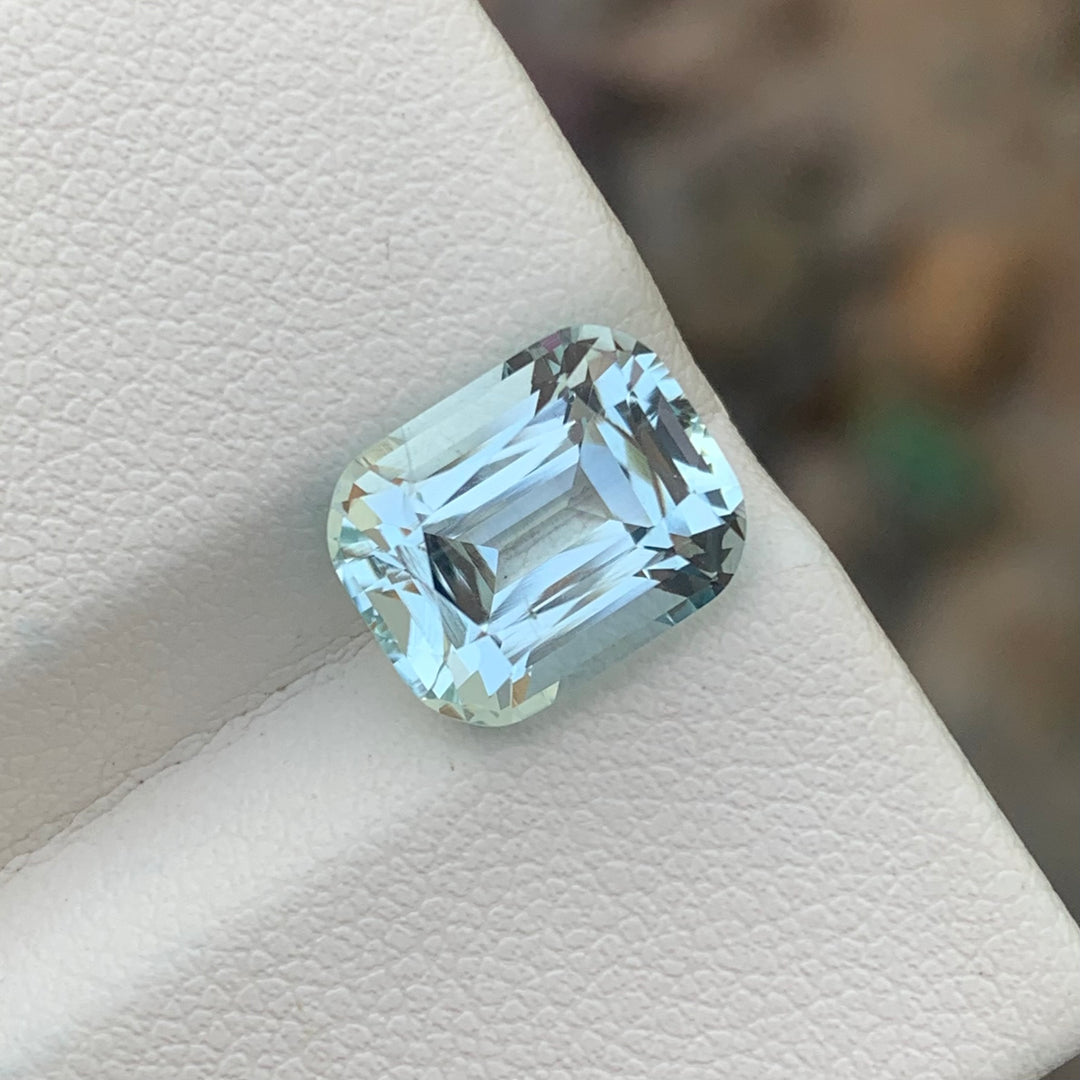 4.15 Carats Magnificent Natural Faceted Aquamarine