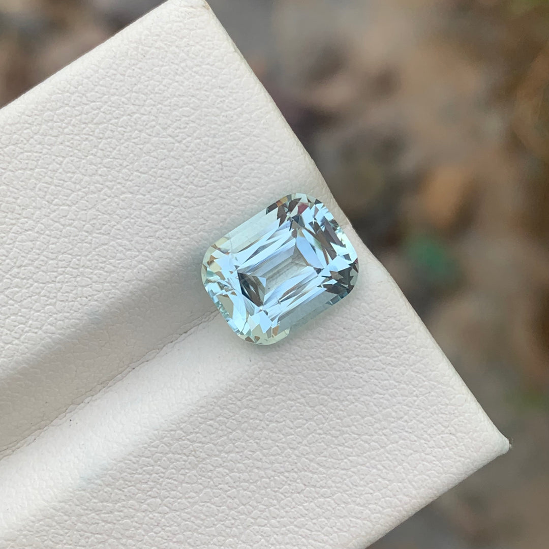 4.15 Carats Magnificent Natural Faceted Aquamarine