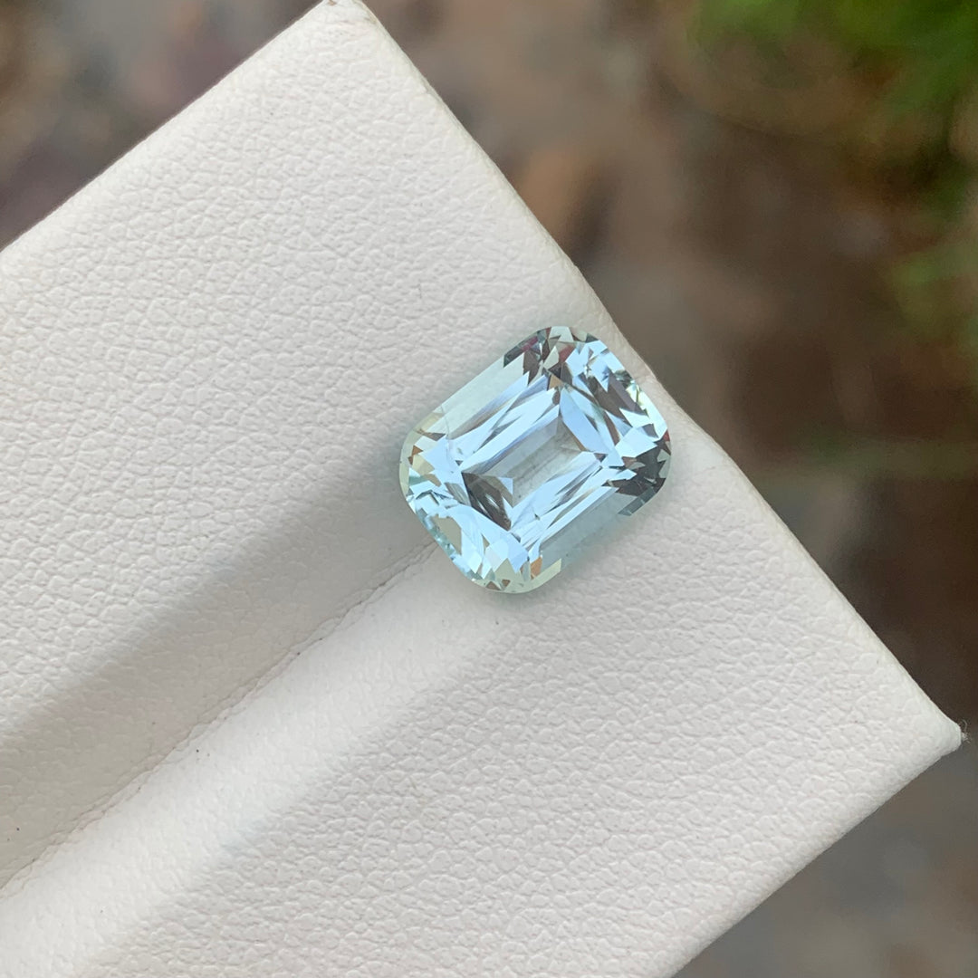 4.15 Carats Magnificent Natural Faceted Aquamarine