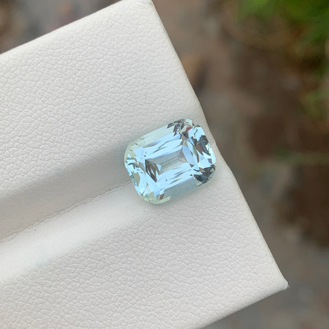 4.15 Carats Magnificent Natural Faceted Aquamarine