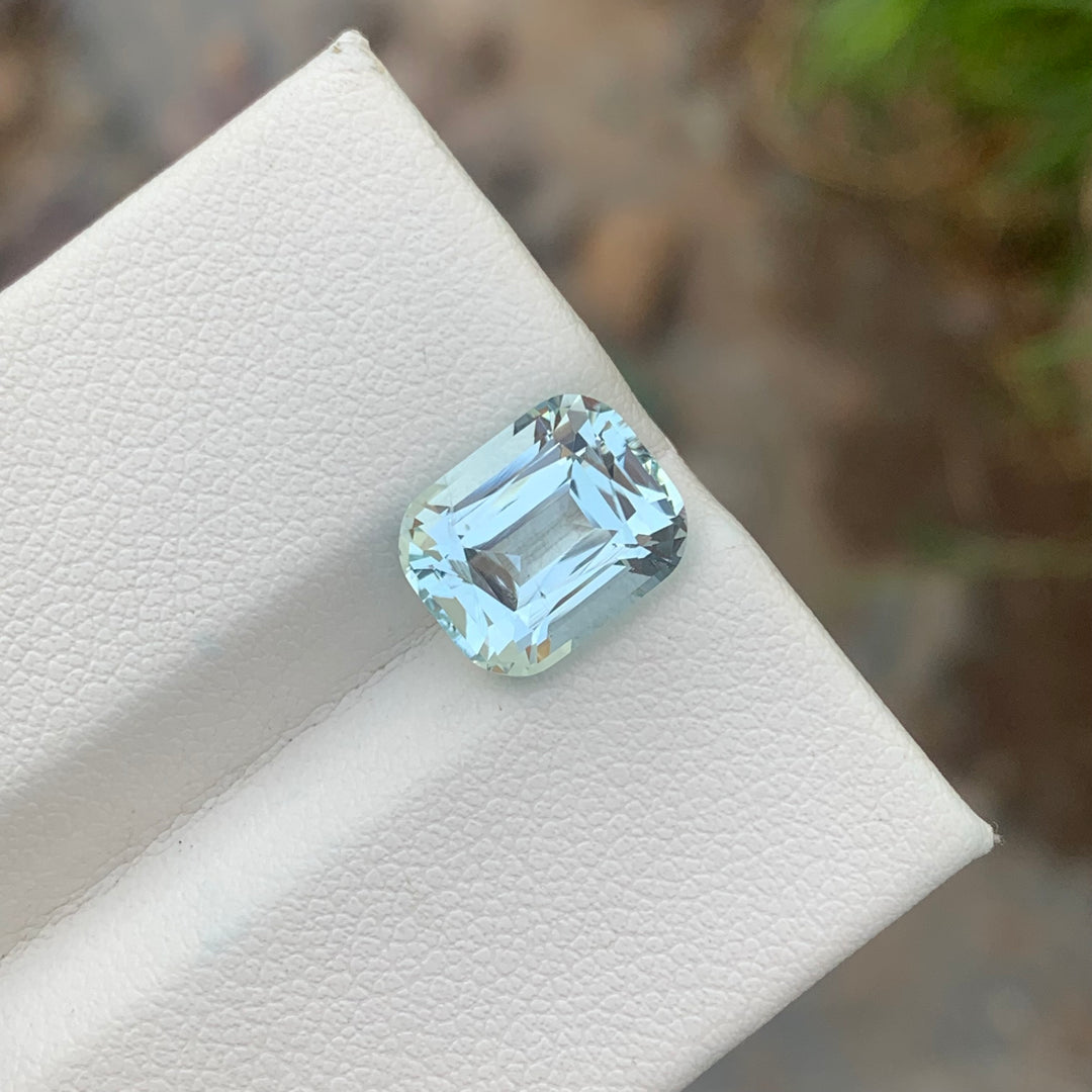 4.15 Carats Magnificent Natural Faceted Aquamarine