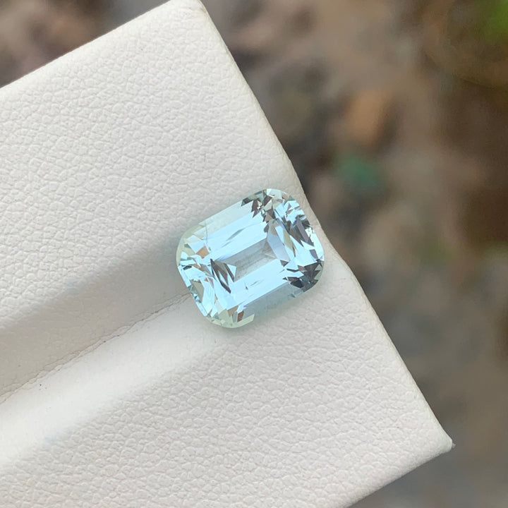 4.15 Carats Magnificent Natural Faceted Aquamarine