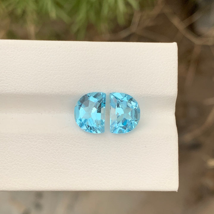 5.60 Carats Faceted Sky Blue Topaz Pair