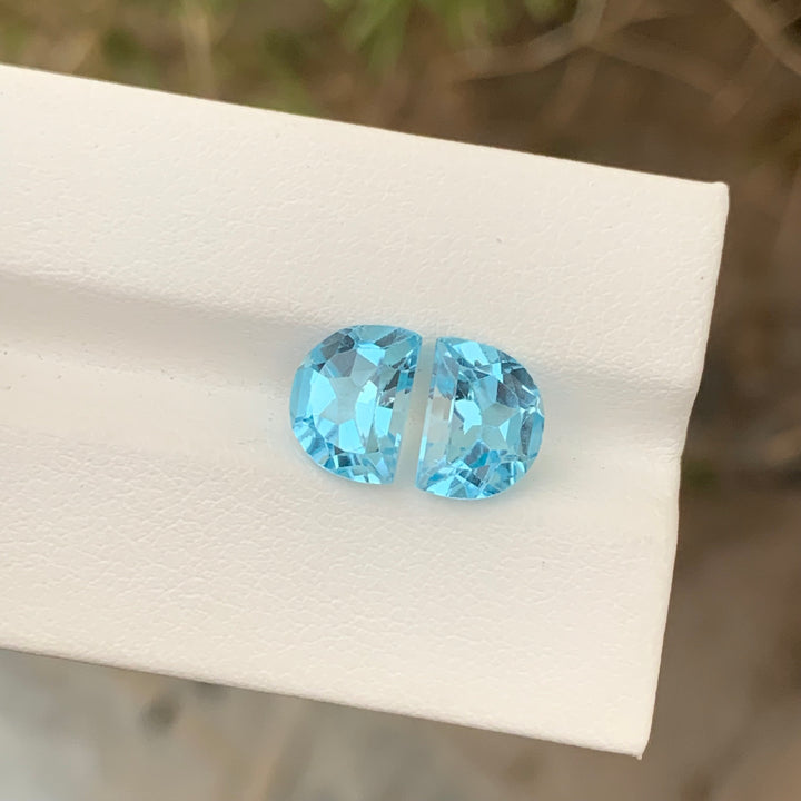 5.60 Carats Faceted Sky Blue Topaz Pair