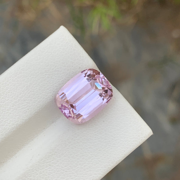 8.25 Carats Faceted Cushion Shape Lavender Kunzite