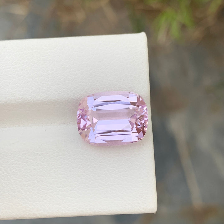 8.25 Carats Faceted Cushion Shape Lavender Kunzite