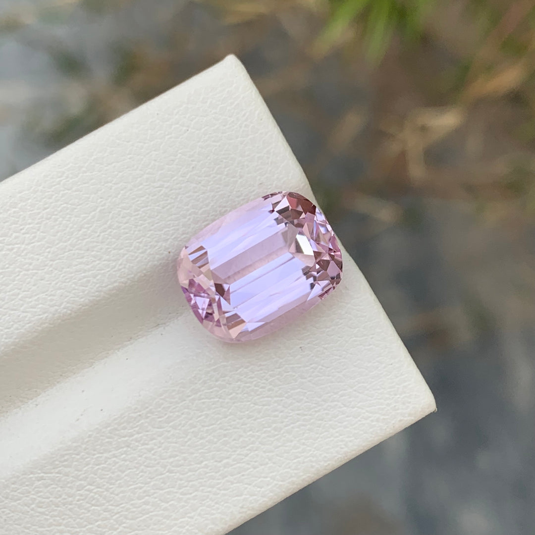 8.25 Carats Faceted Cushion Shape Lavender Kunzite