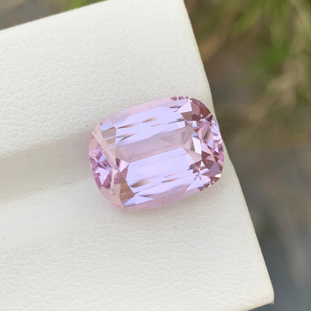 8.25 Carats Faceted Cushion Shape Lavender Kunzite