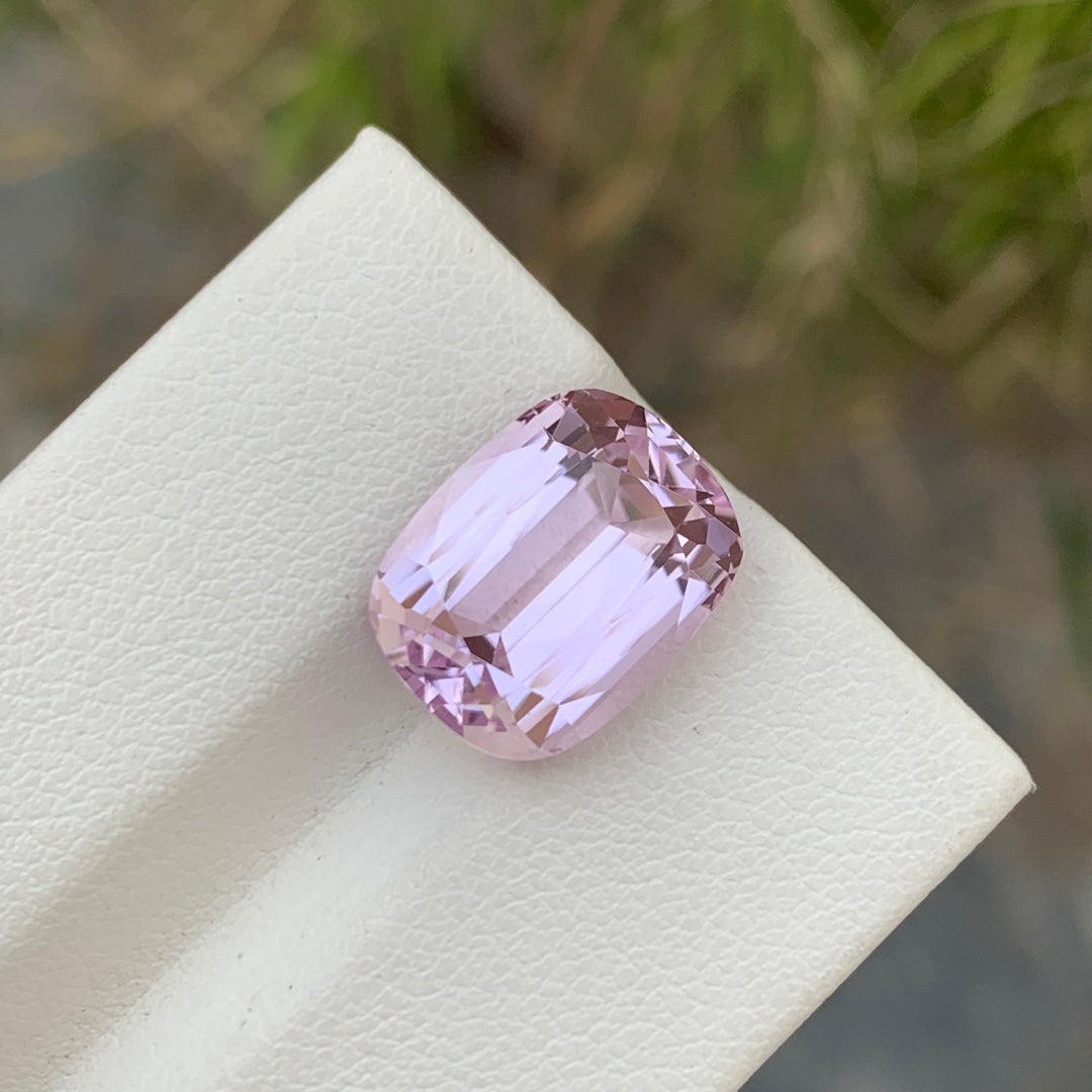 8.25 Carats Faceted Cushion Shape Lavender Kunzite