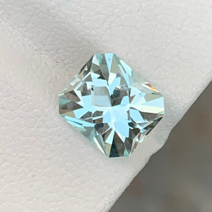 2.30 Carats Tremendous Natural Emerald Shape Loose Aquamarine