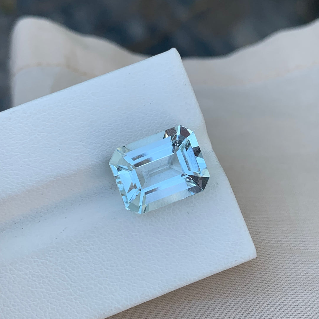 7.05 Carats Loose Emerald Shape Aquamarine