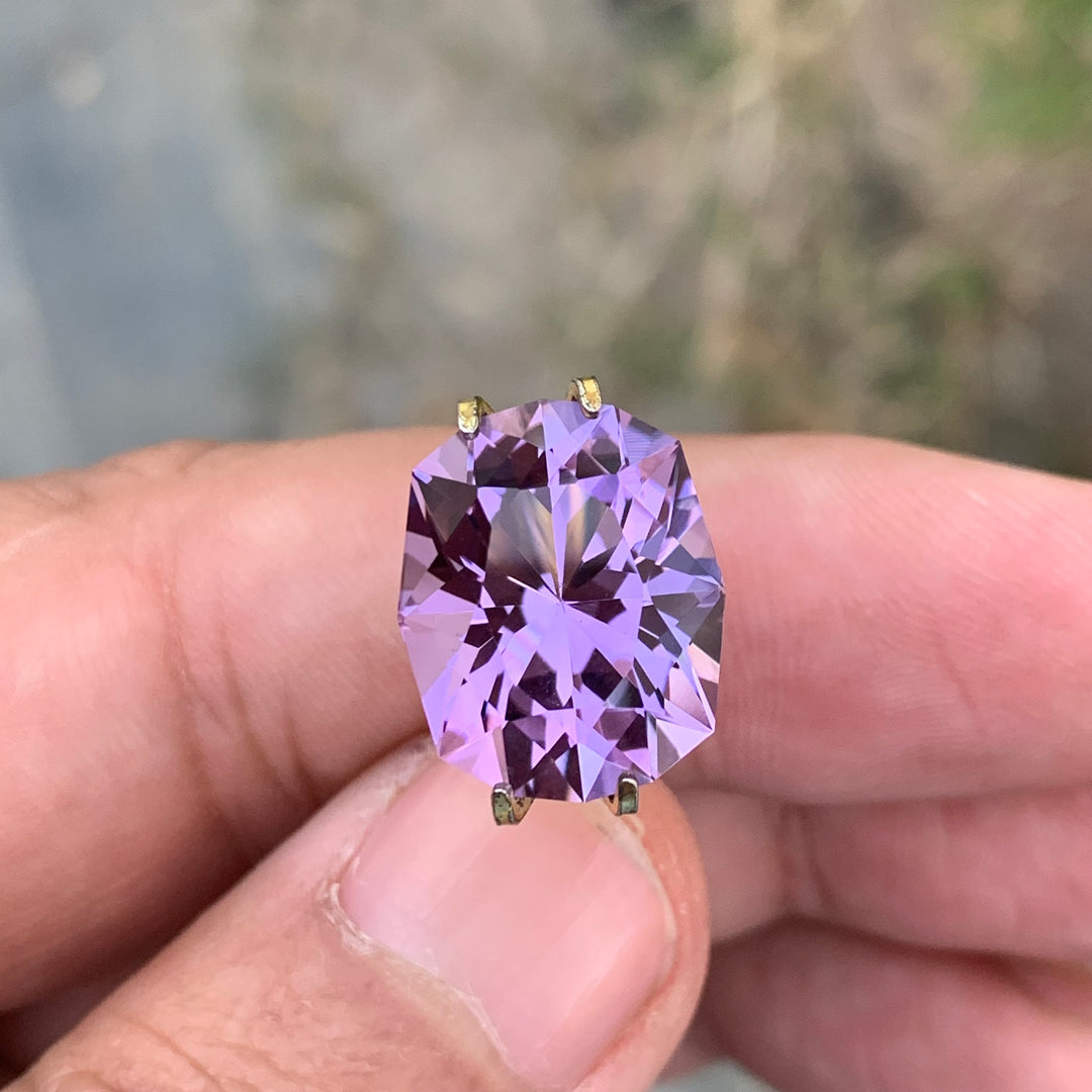 9.65 Carats Glamorous Loose Fancy Purple Amethyst