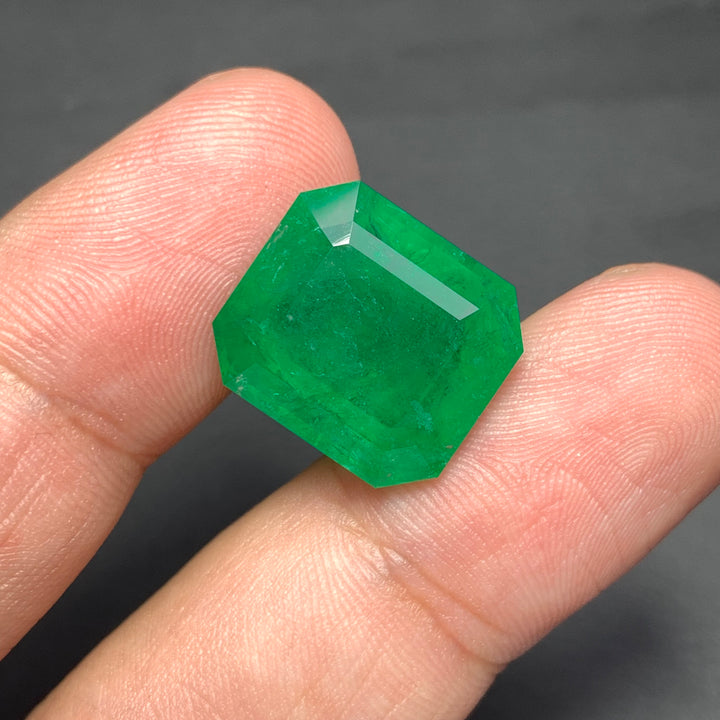 14.70 Carats Adorable Natural Loose Emerald Shape Zambian Emerald
