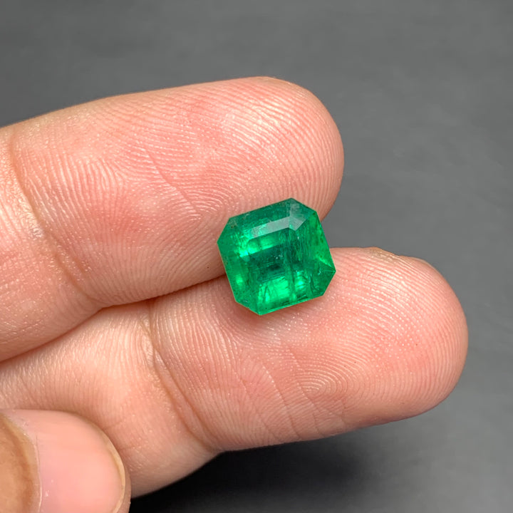 2.80 Carats Tremendous Natural Loose Octagon Shape Emerald