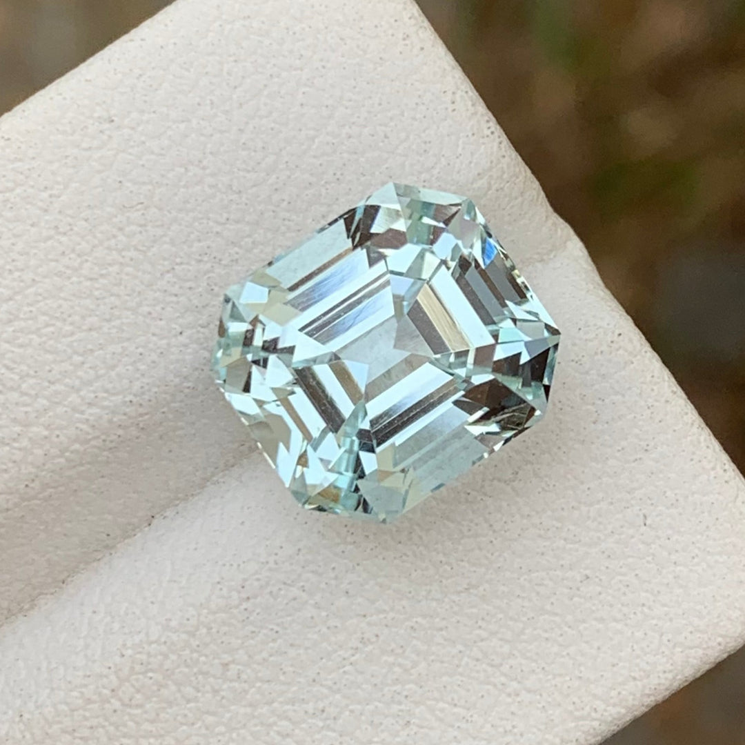 7.15 Carats Tremendous Loose Emerald Shape Aquamarine