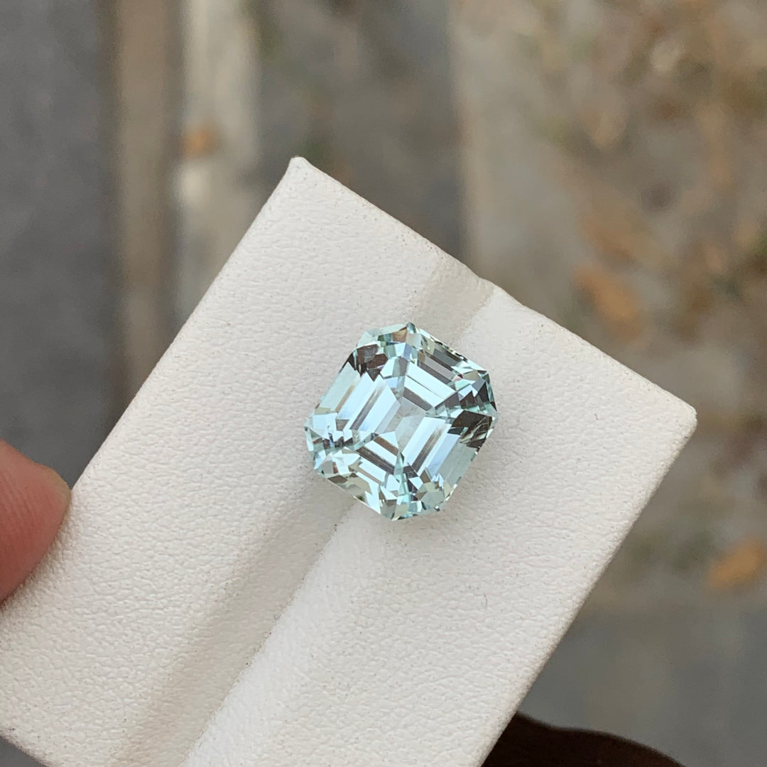 7.15 Carats Tremendous Loose Emerald Shape Aquamarine