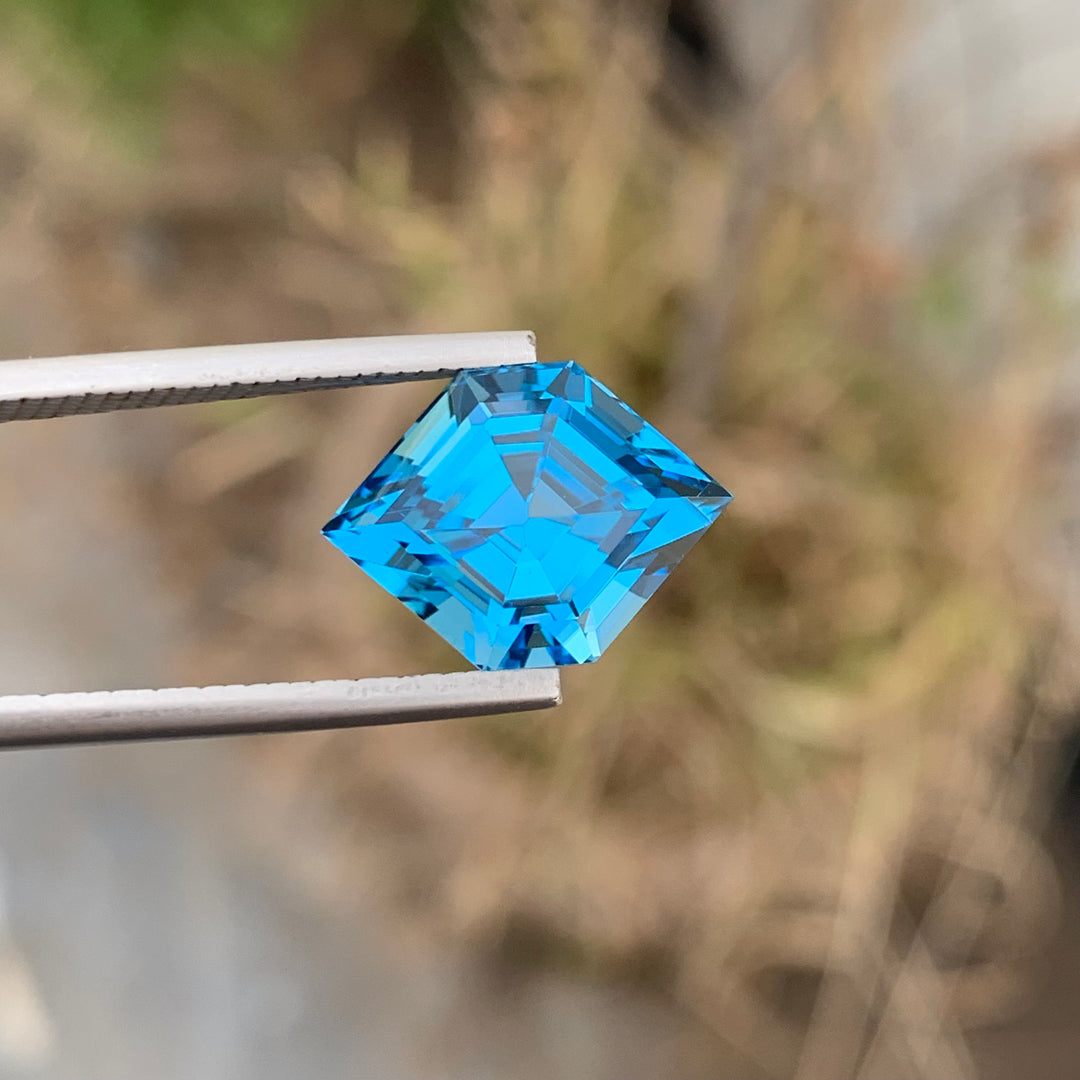 8.70 Carats Glamorous Kite Hexagon Shape Faceted Electric Blue Topaz