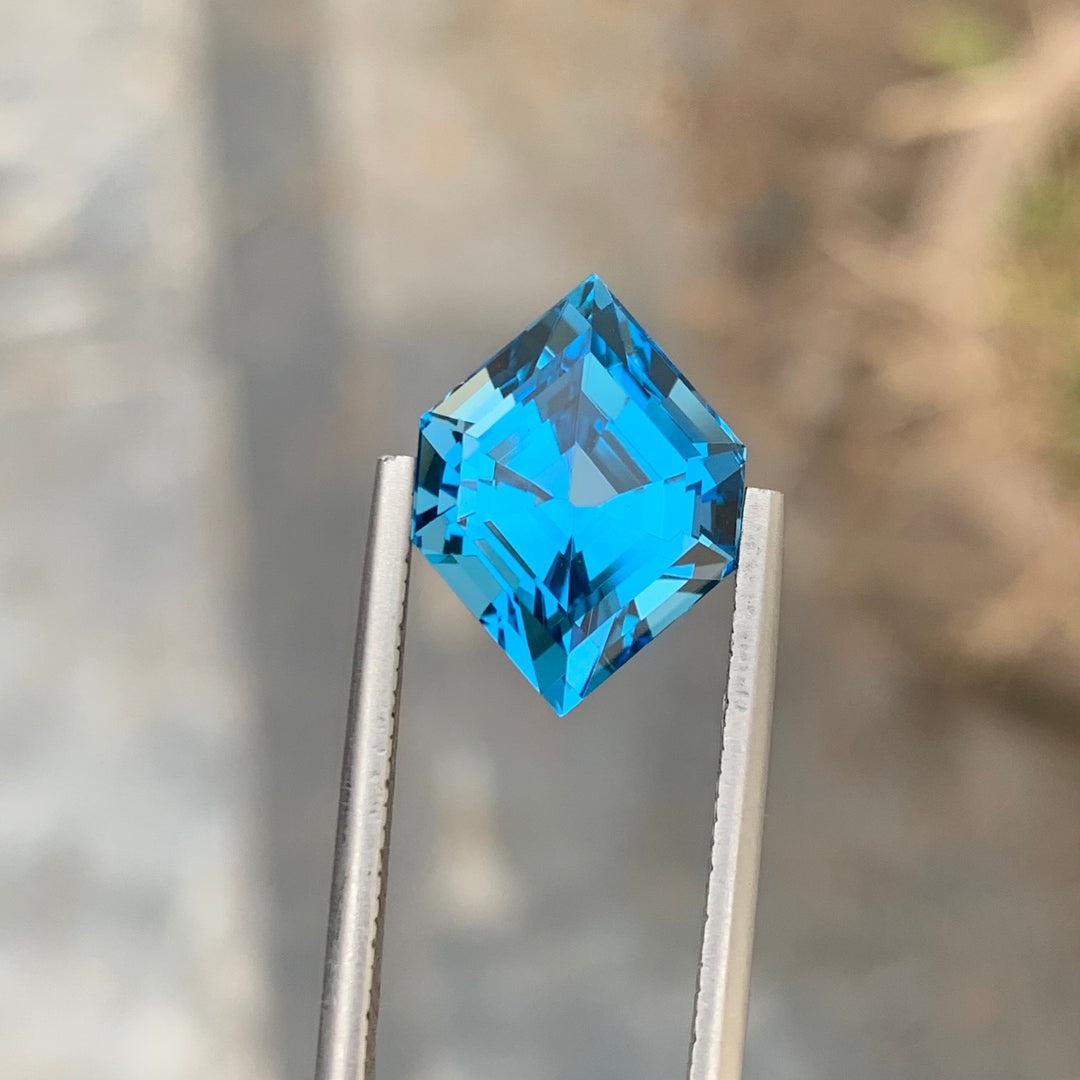 8.70 Carats Glamorous Kite Hexagon Shape Faceted Electric Blue Topaz