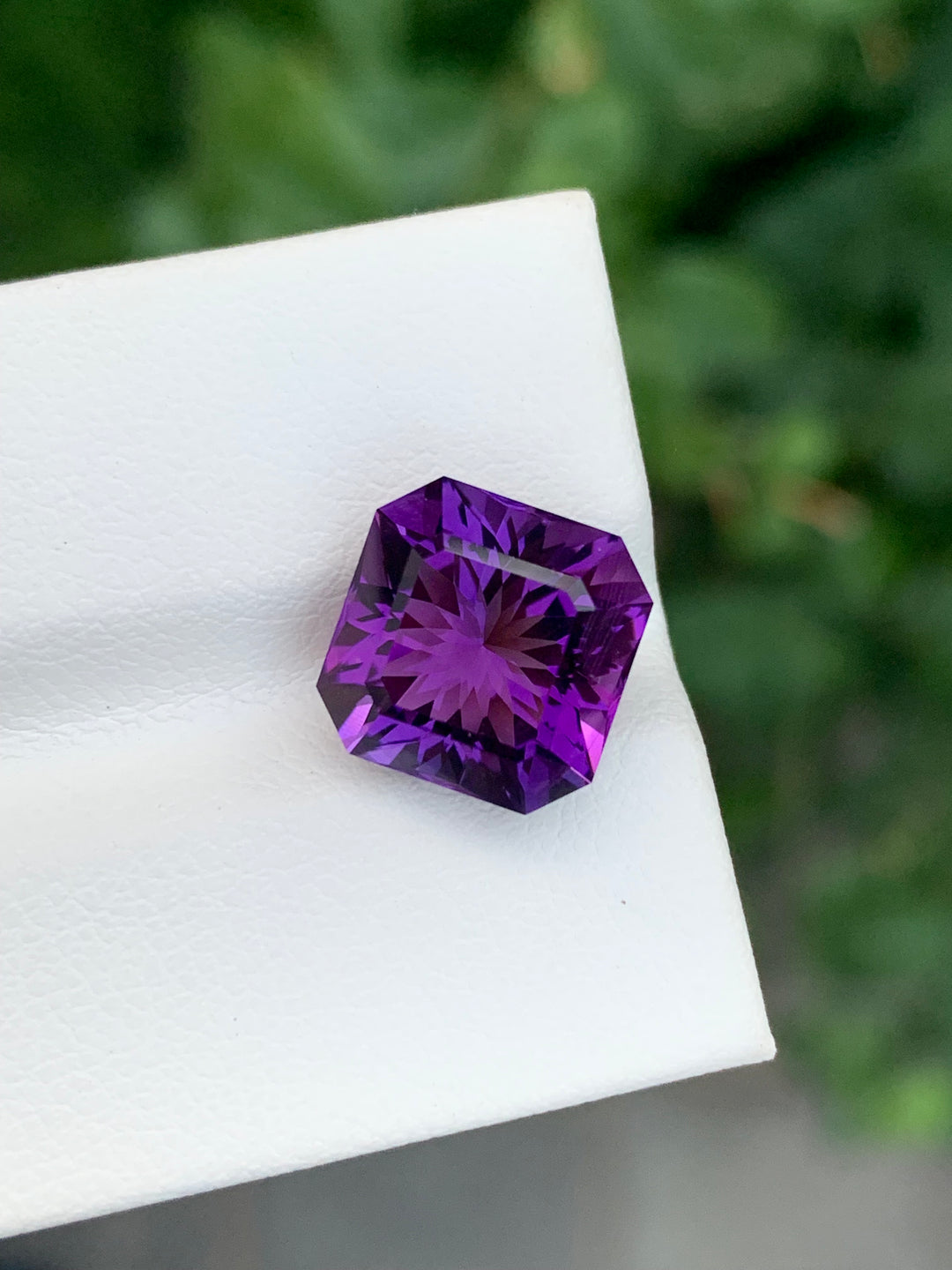 5.75 Carats Loose Amethyst Flower Cut Gemstone