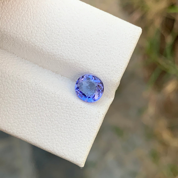 Exquisite 0.95 Carats Loose Oval Shape Sapphire